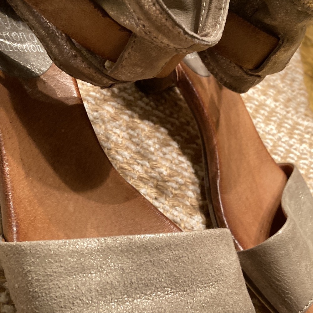 Women’s MiZ Mooz ankle sandals - Picture 5 of 14